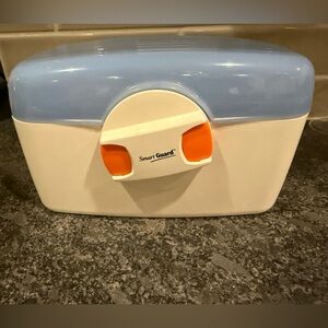 Childproof Storage Container for Medicine Like New!!